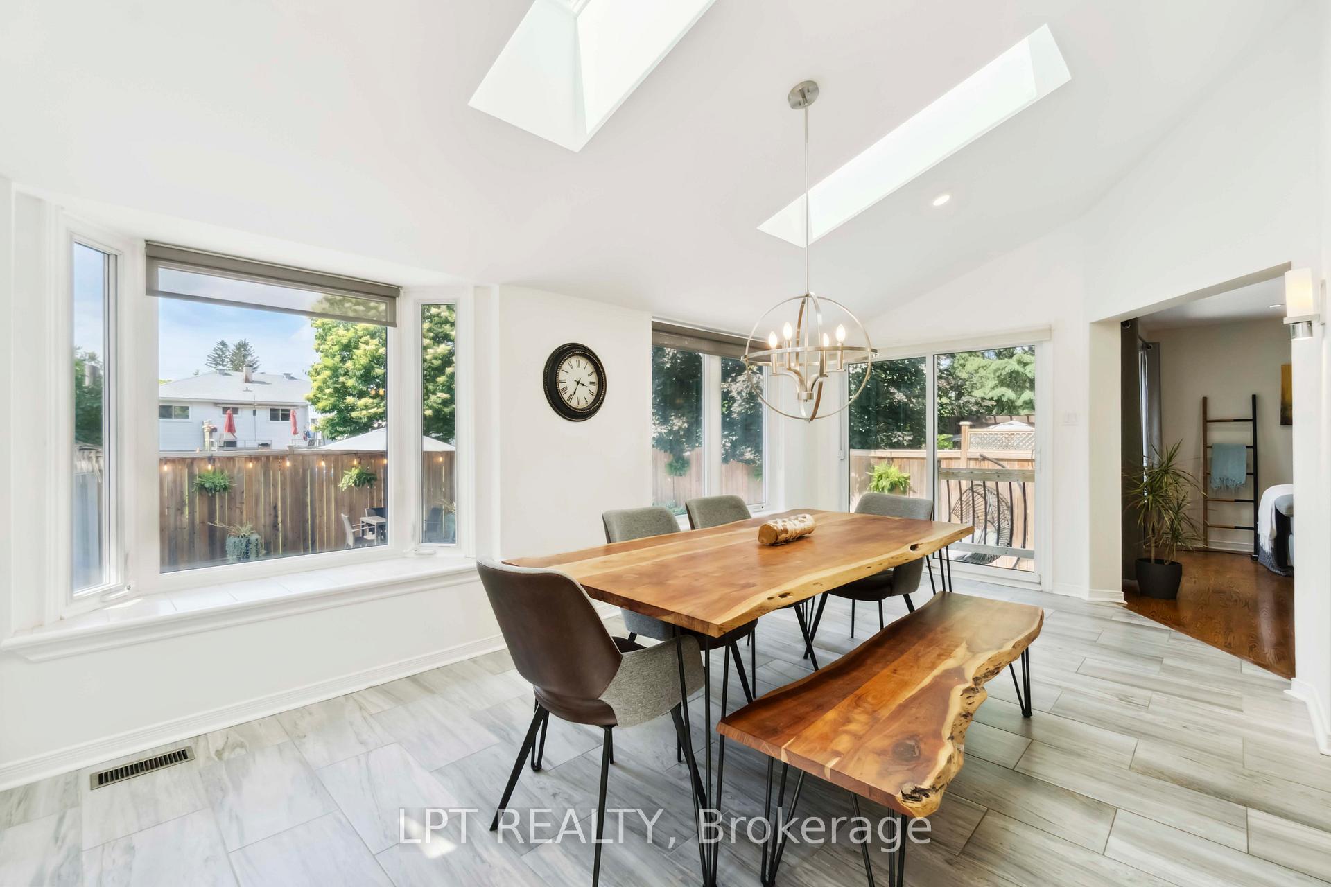 Photo 21 of 113 Four Seasons Drive, Ottawa, Borden Farm/Stewart Farm/Carleton Heights/Parkwood Hills — HOMEH