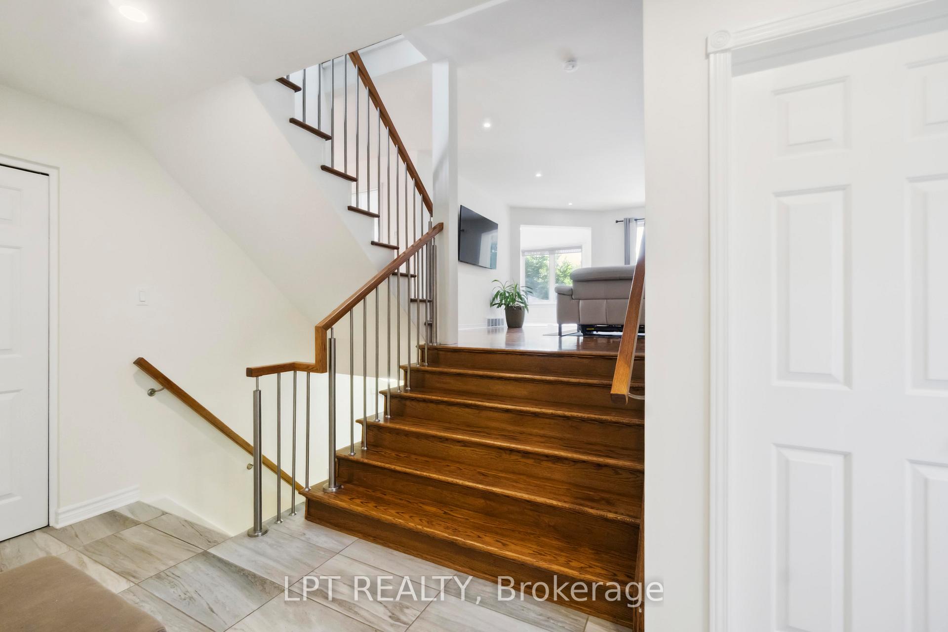 Photo 41 of 113 Four Seasons Drive, Ottawa, Borden Farm/Stewart Farm/Carleton Heights/Parkwood Hills — HOMEH
