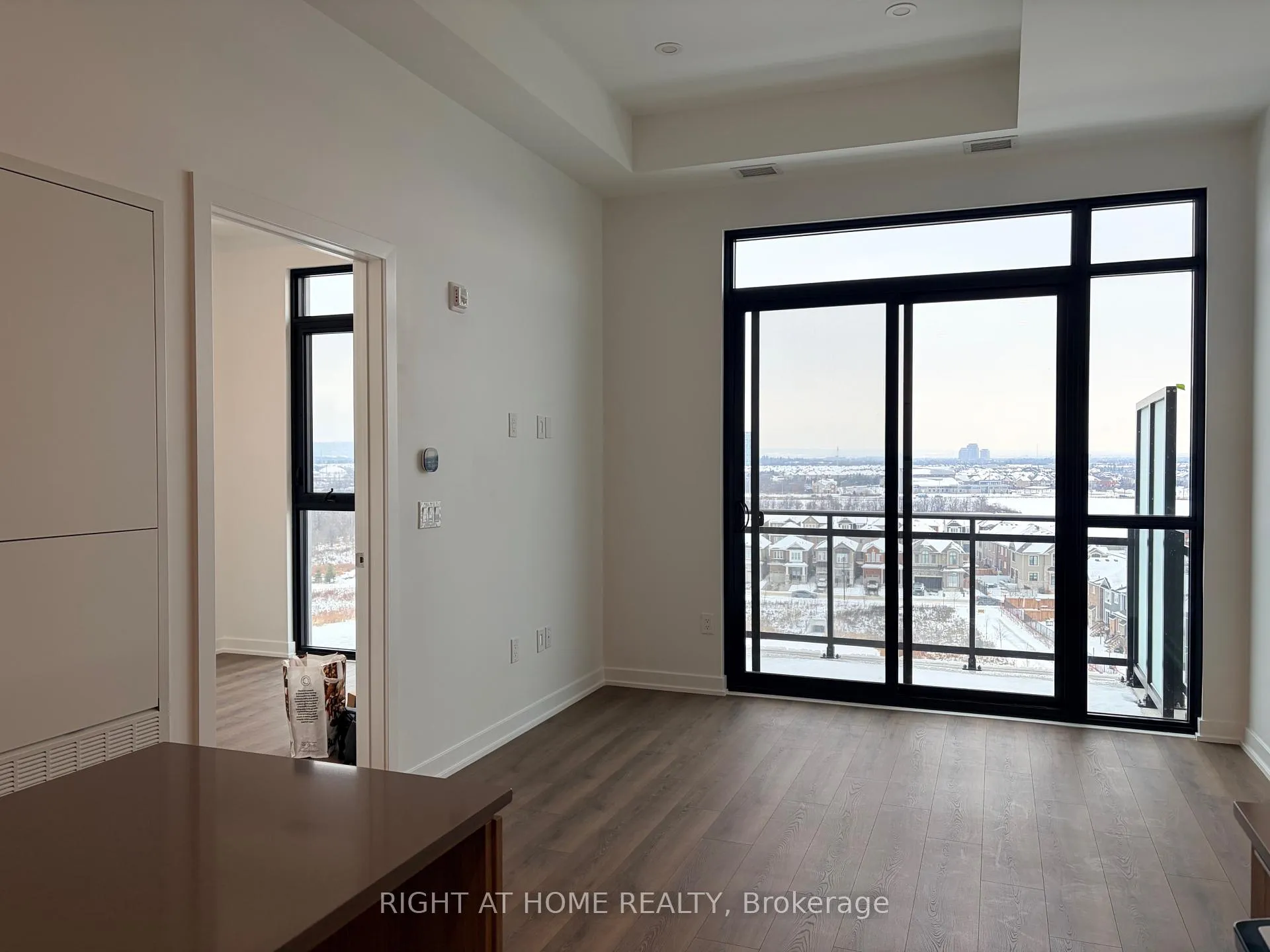 Photo 3 of Unit 813, 720 Whitlock Avenue, Milton, Cobban — HOMEH