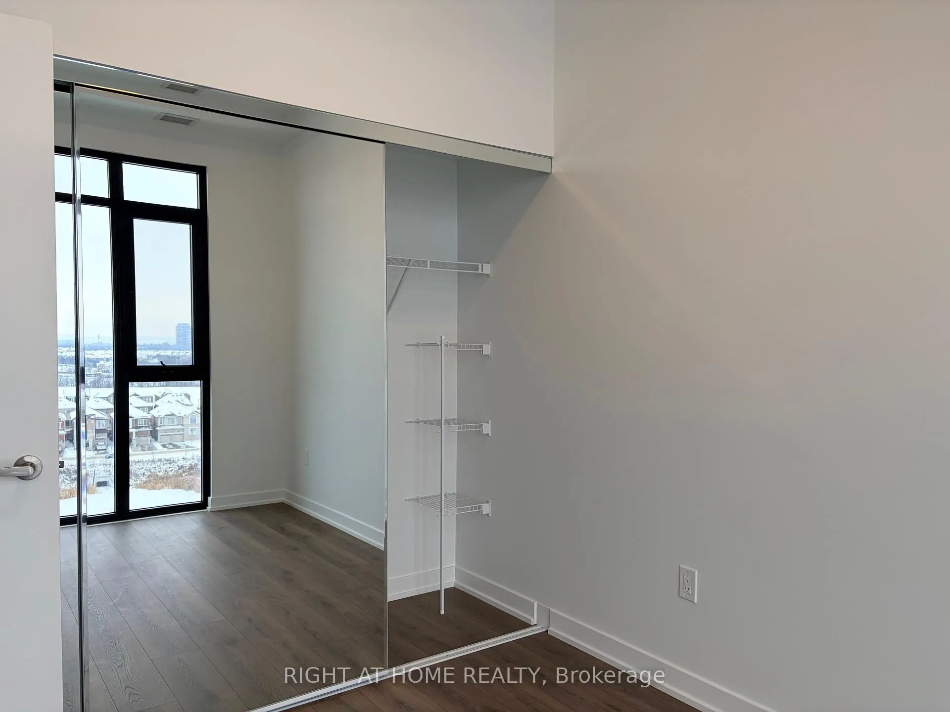 Photo 7 of Unit 813, 720 Whitlock Avenue, Milton, Cobban — HOMEH