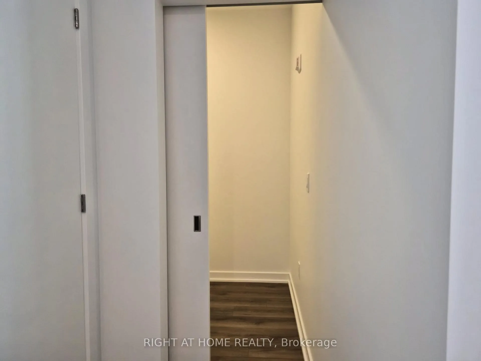 Photo 13 of Unit 813, 720 Whitlock Avenue, Milton, Cobban — HOMEH