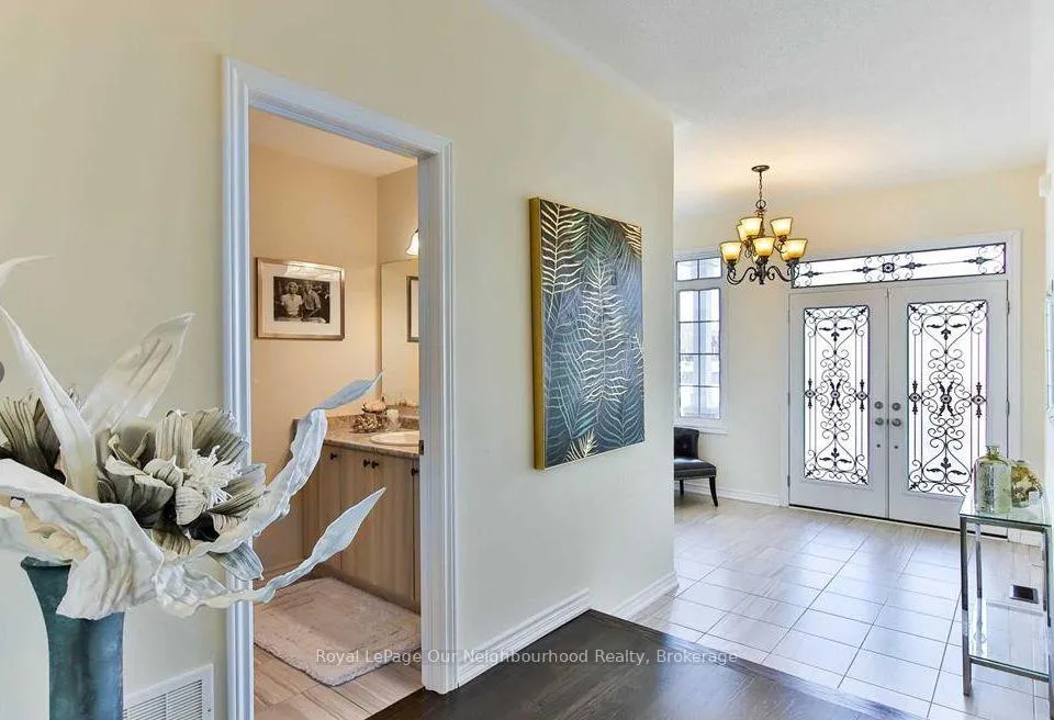 Photo 2 of 215 Northglen Boulevard, Clarington, Bowmanville — HOMEH