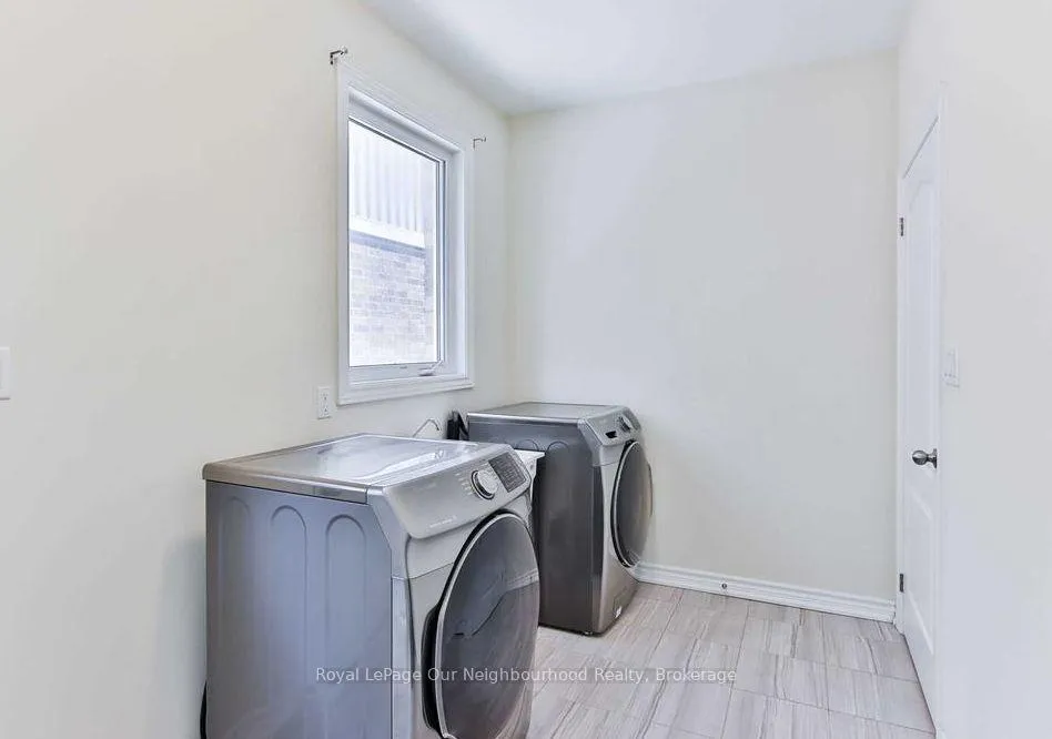 Photo 6 of 215 Northglen Boulevard, Clarington, Bowmanville — HOMEH