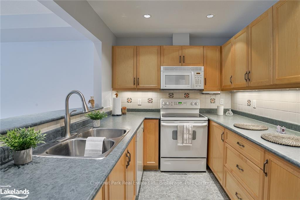 Photo 7 of Unit 208, 110 Steamship Bay Road, Gravenhurst, Muskoka (S) — HOMEH