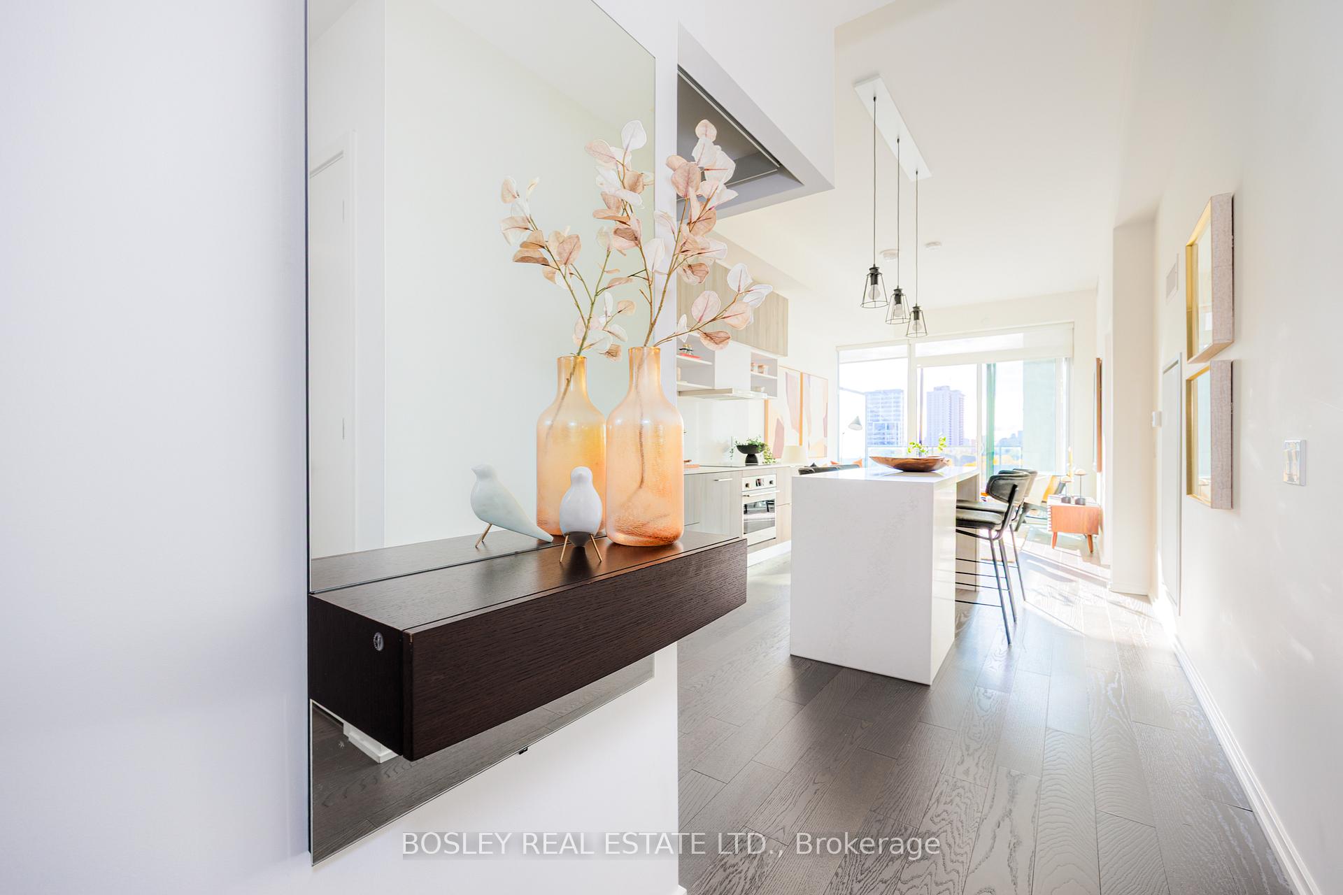 Photo 2 of Unit 932, 8 Hillsdale Avenue E, Toronto, Mount Pleasant West — HOMEH