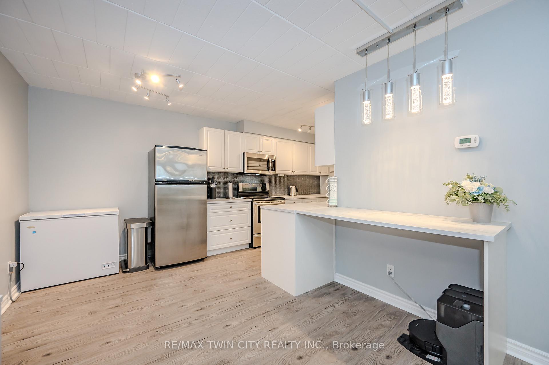 Photo 6 of Unit 54, 63 Conroy Crescent, Guelph, Dovercliffe Park/Old University — HOMEH