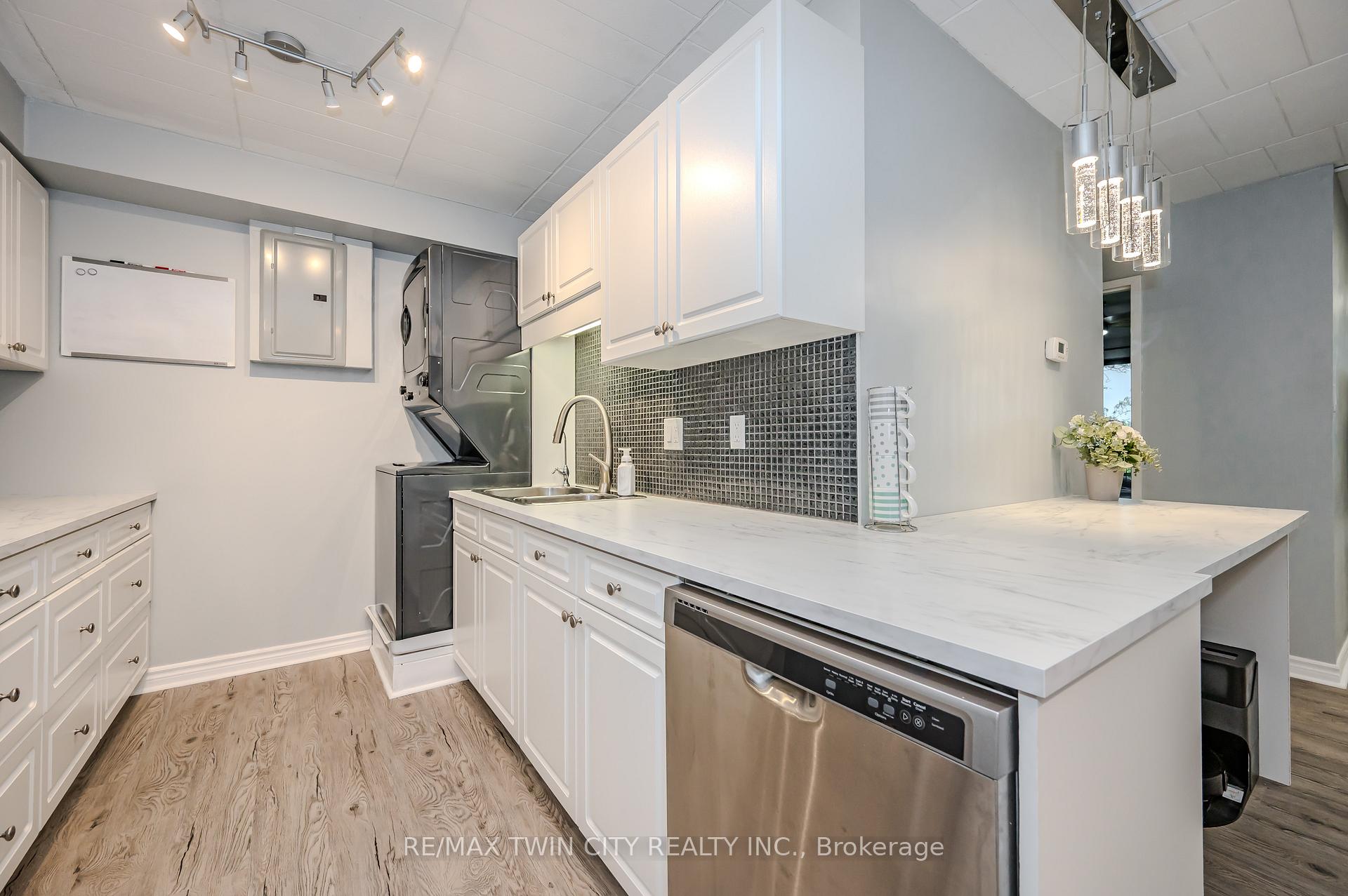 Photo 7 of Unit 54, 63 Conroy Crescent, Guelph, Dovercliffe Park/Old University — HOMEH