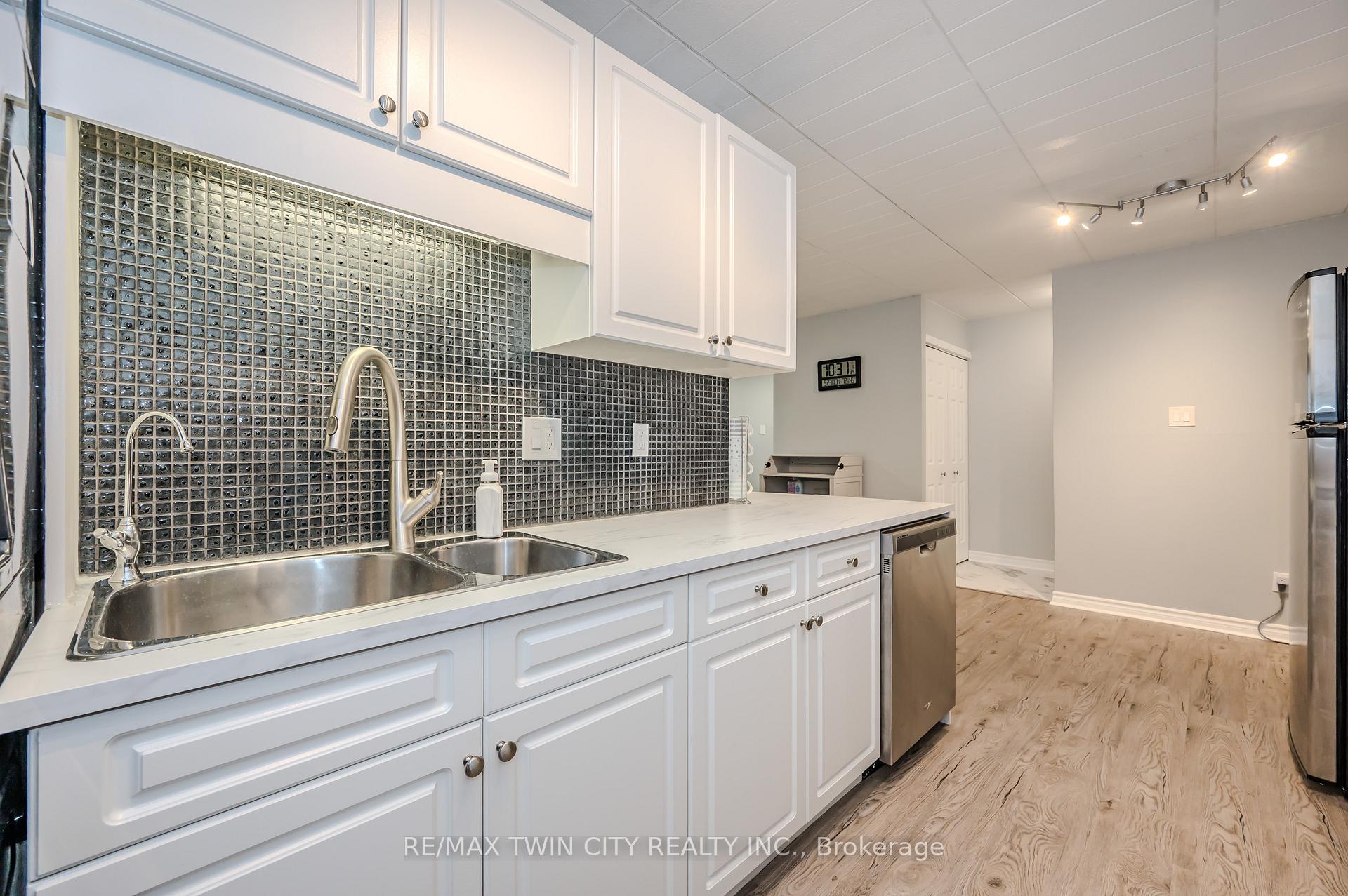 Photo 8 of Unit 54, 63 Conroy Crescent, Guelph, Dovercliffe Park/Old University — HOMEH