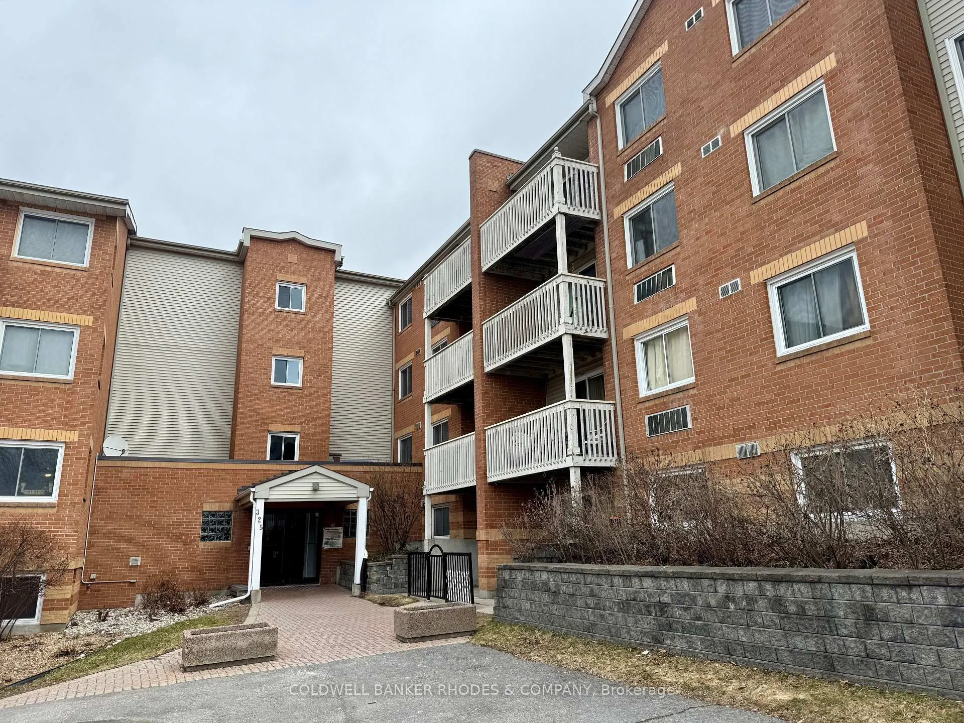 Photo 1 of Unit 404, 325 Centrum Boulevard, Ottawa, Bilberry Creek/Queenswood Heights — HOMEH