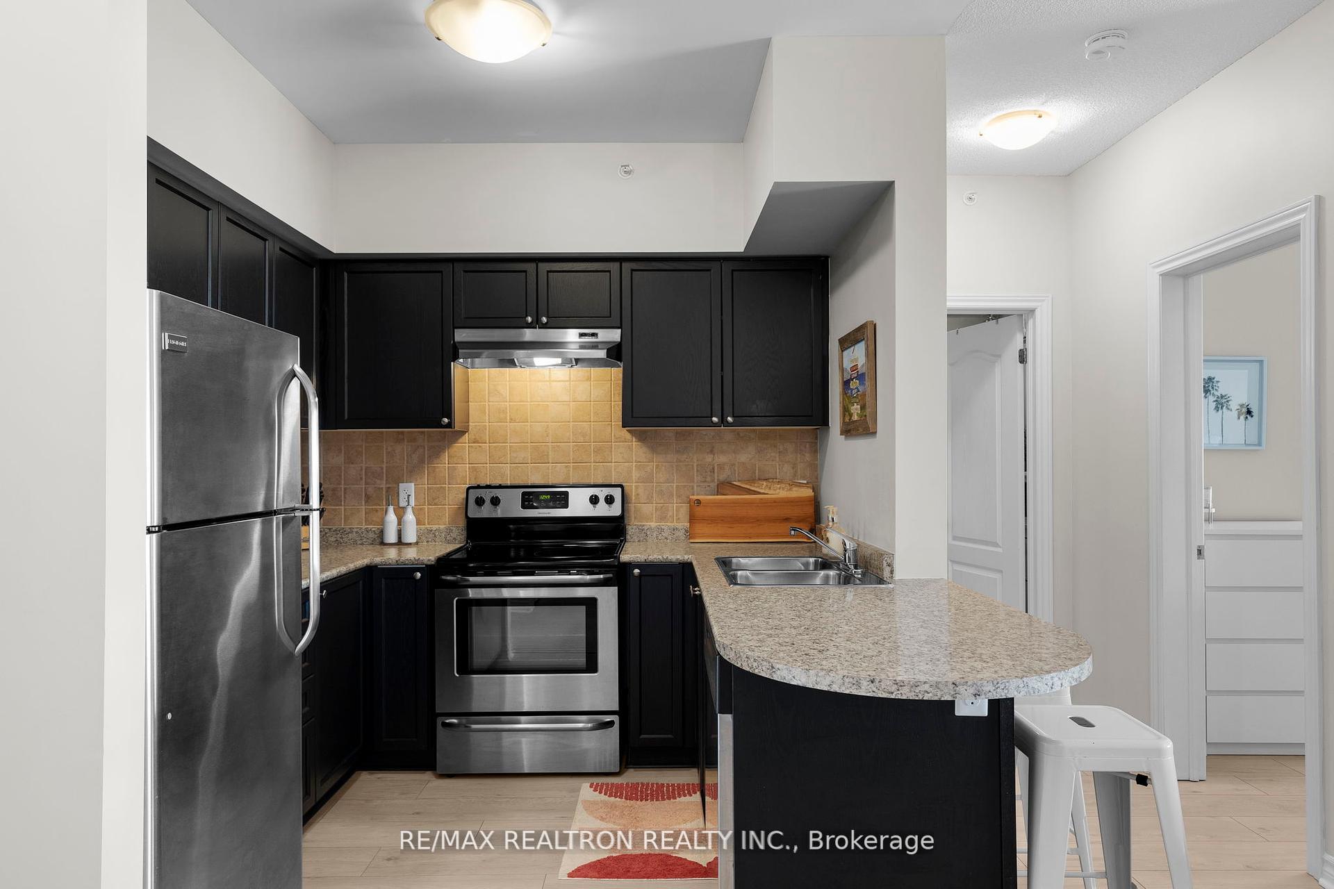 Photo 3 of Unit 107, 45 Ferndale Drive S, Barrie, Ardagh — HOMEH