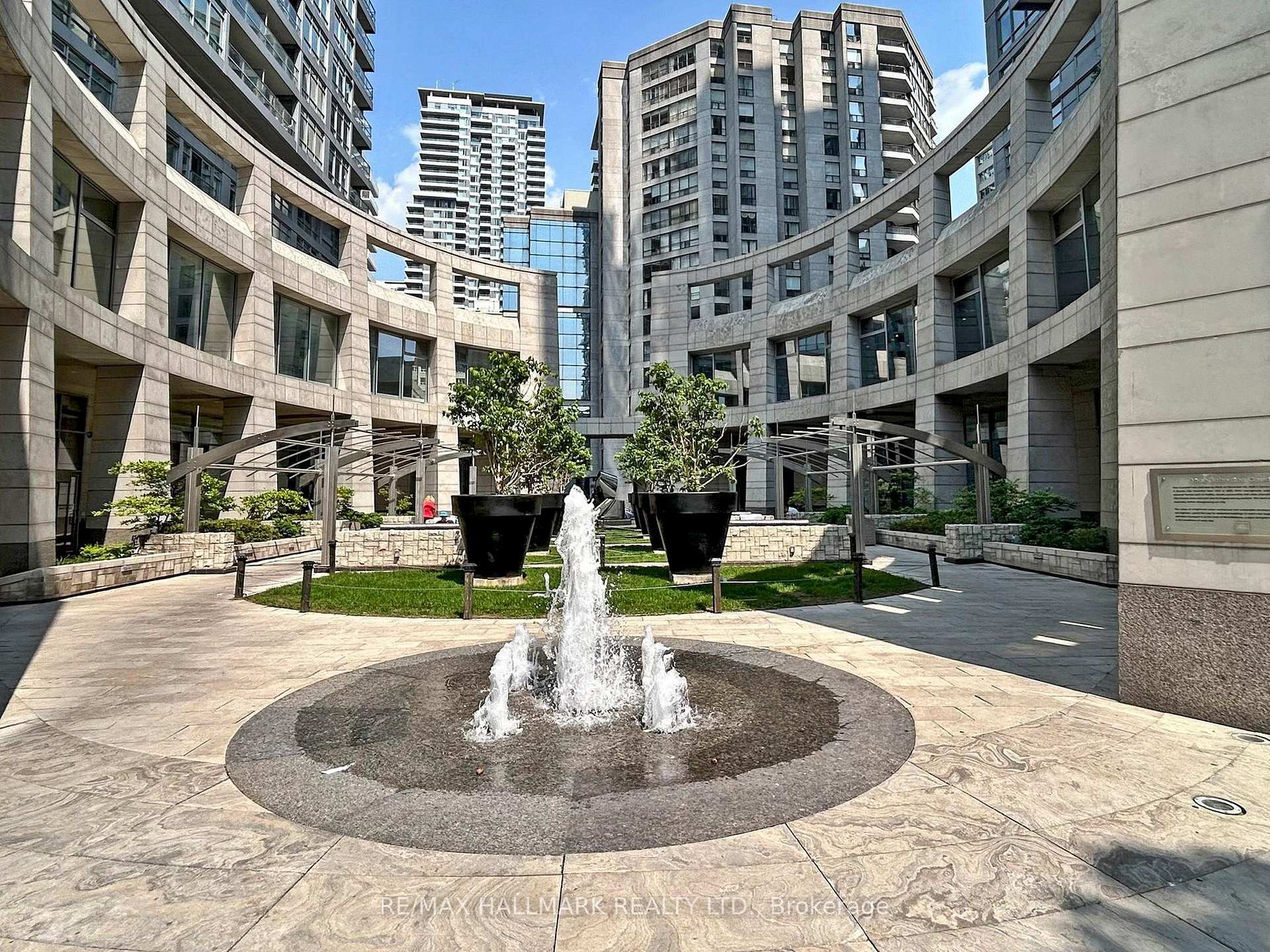 Photo 3 of Unit 2605, 2181 Yonge Street, Toronto, Mount Pleasant West — HOMEH