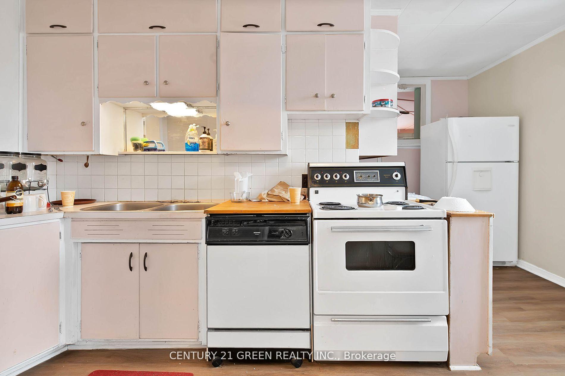 Photo 6 of Unit Upper, 7288 Highway 26 Road, Clearview, Stayner — HOMEH