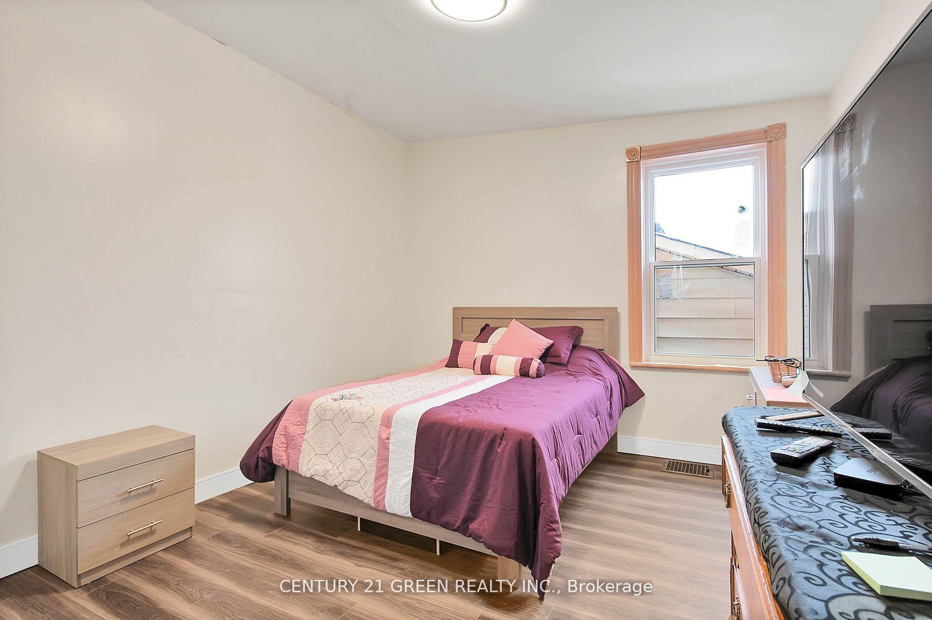 Photo 10 of Unit Upper, 7288 Highway 26 Road, Clearview, Stayner — HOMEH