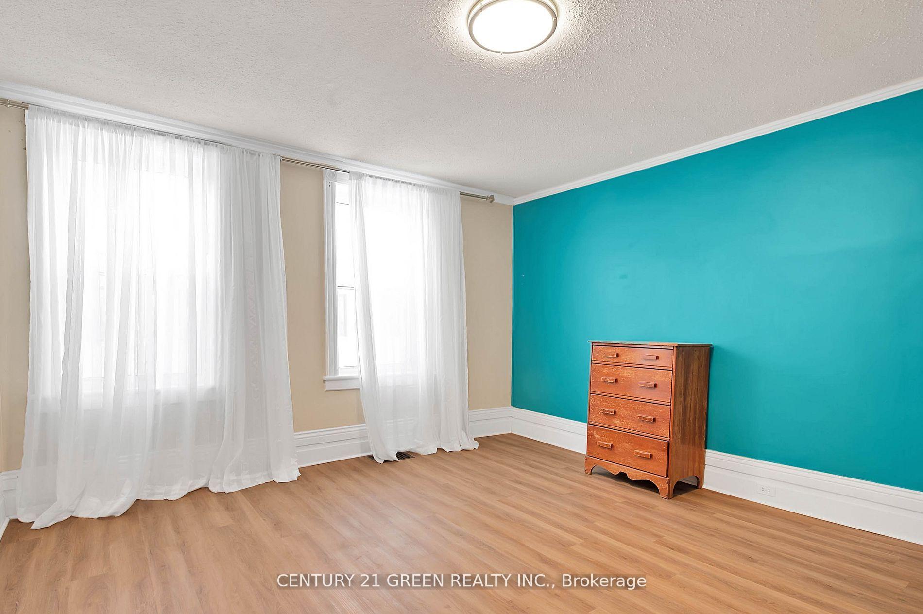 Photo 16 of Unit Upper, 7288 Highway 26 Road, Clearview, Stayner — HOMEH