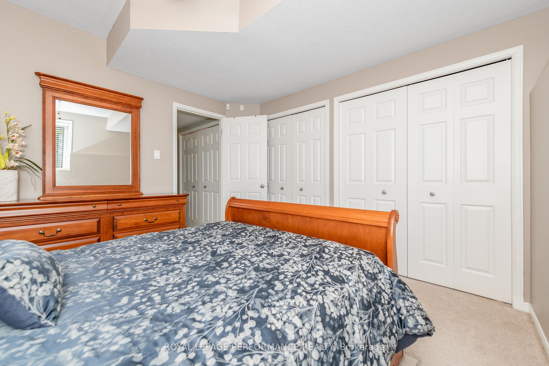 Photo 4 of Unit 14, 111 Steele Park Private, Ottawa, Cyrville — HOMEH