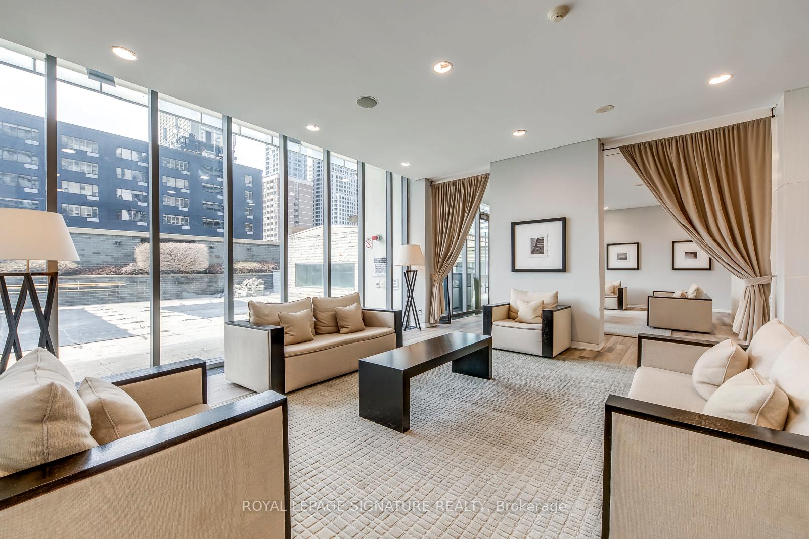 Photo 33 of Unit 2009, 33 Charles Street E, Toronto, Church-Yonge Corridor — HOMEH