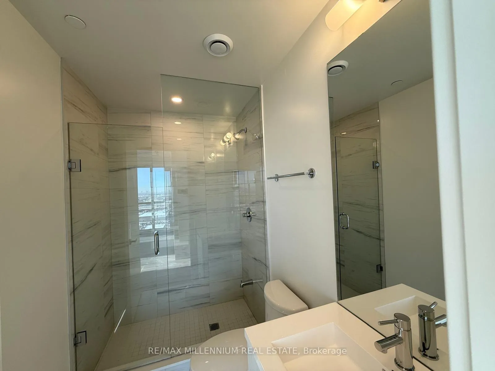 Photo 7 of Unit 2109, 8 Interchange Way, Vaughan, Vaughan Corporate Centre — HOMEH