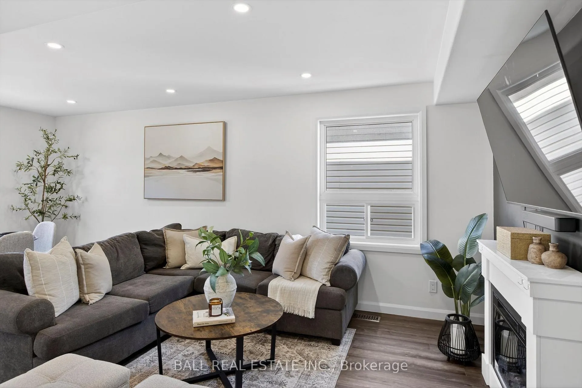 Photo 8 of 436 Abound Crescent, Peterborough, Ashburnham Ward 4 — HOMEH