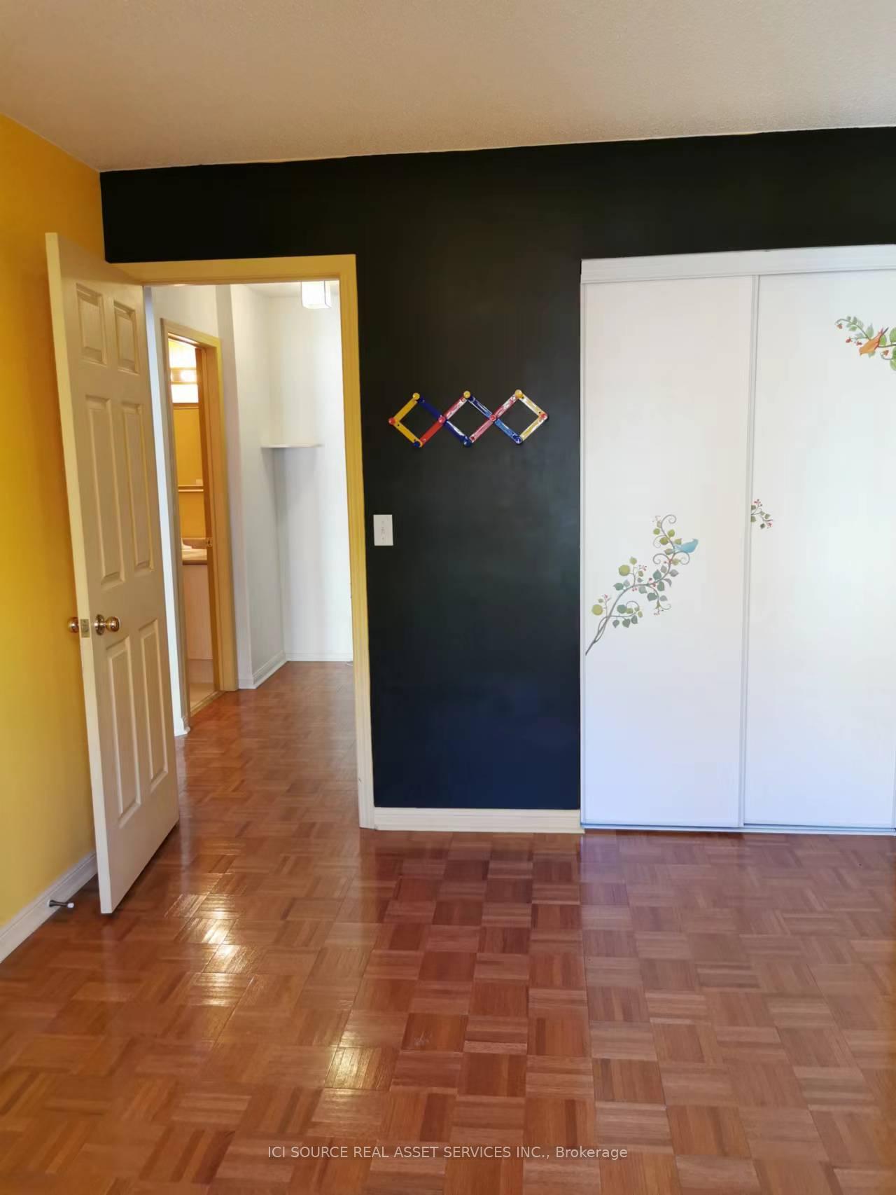Photo 16 of Unit 10, 4 Cox Boulevard, Markham, Unionville — HOMEH
