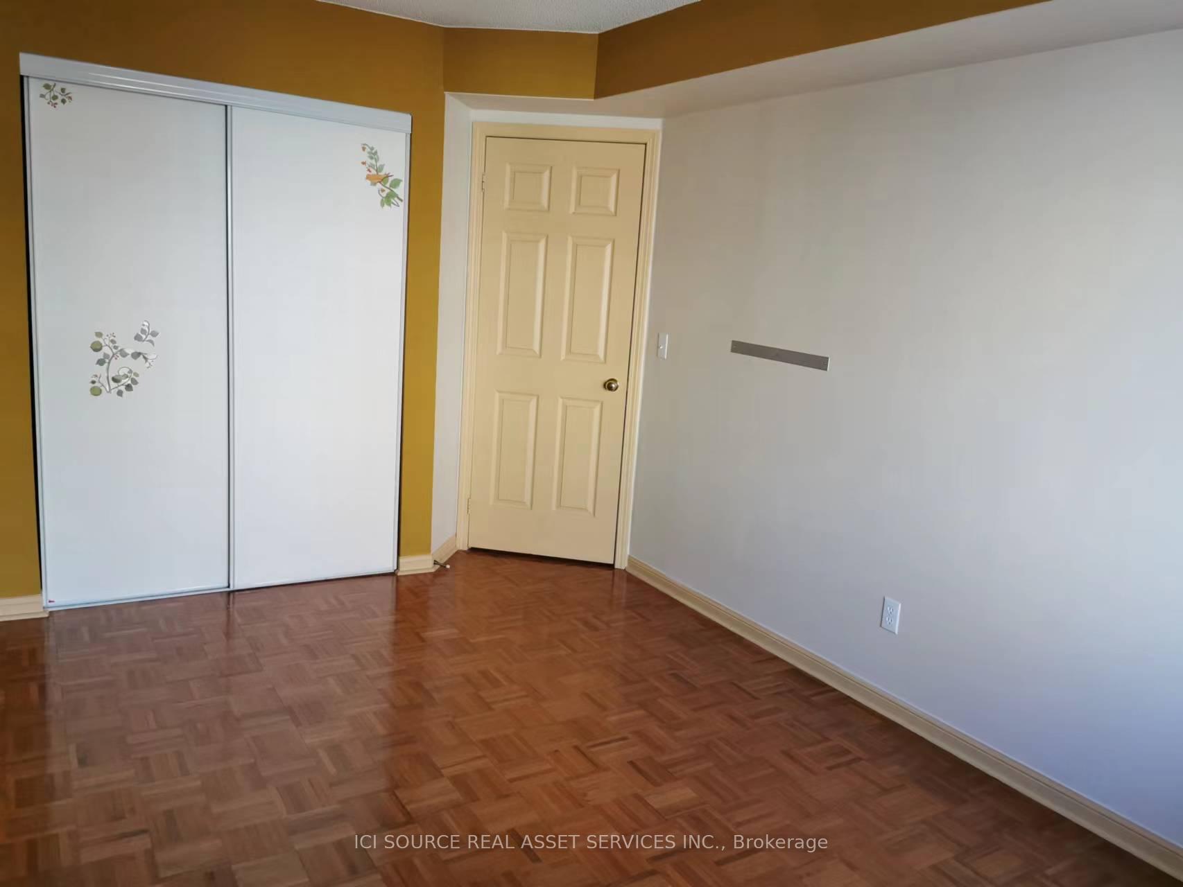Photo 17 of Unit 10, 4 Cox Boulevard, Markham, Unionville — HOMEH