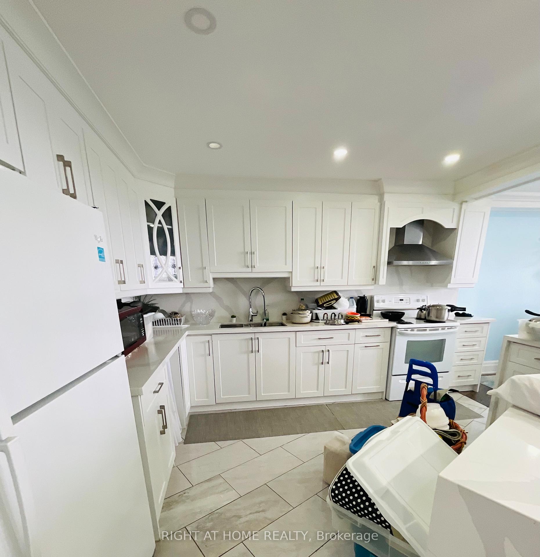 Photo 10 of Unit 506, 5 Vicora Link Way, Toronto, Flemingdon Park — HOMEH