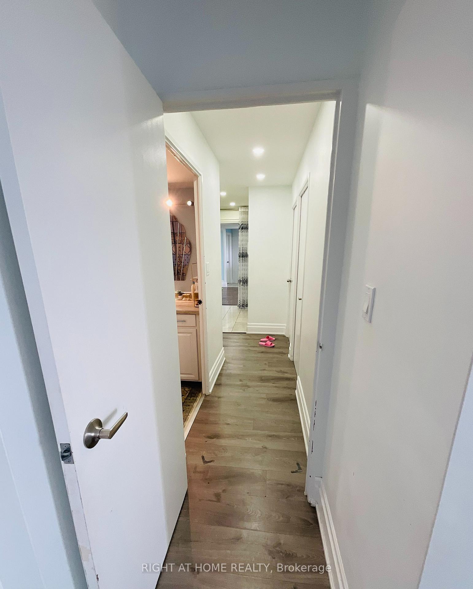 Photo 13 of Unit 506, 5 Vicora Link Way, Toronto, Flemingdon Park — HOMEH