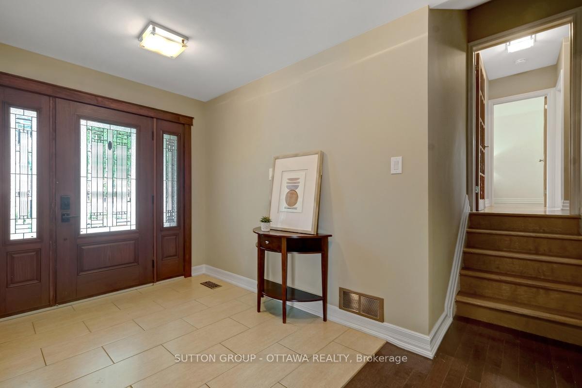 Photo 4 of 680 Weston Drive, Ottawa, Elmvale Acres — HOMEH