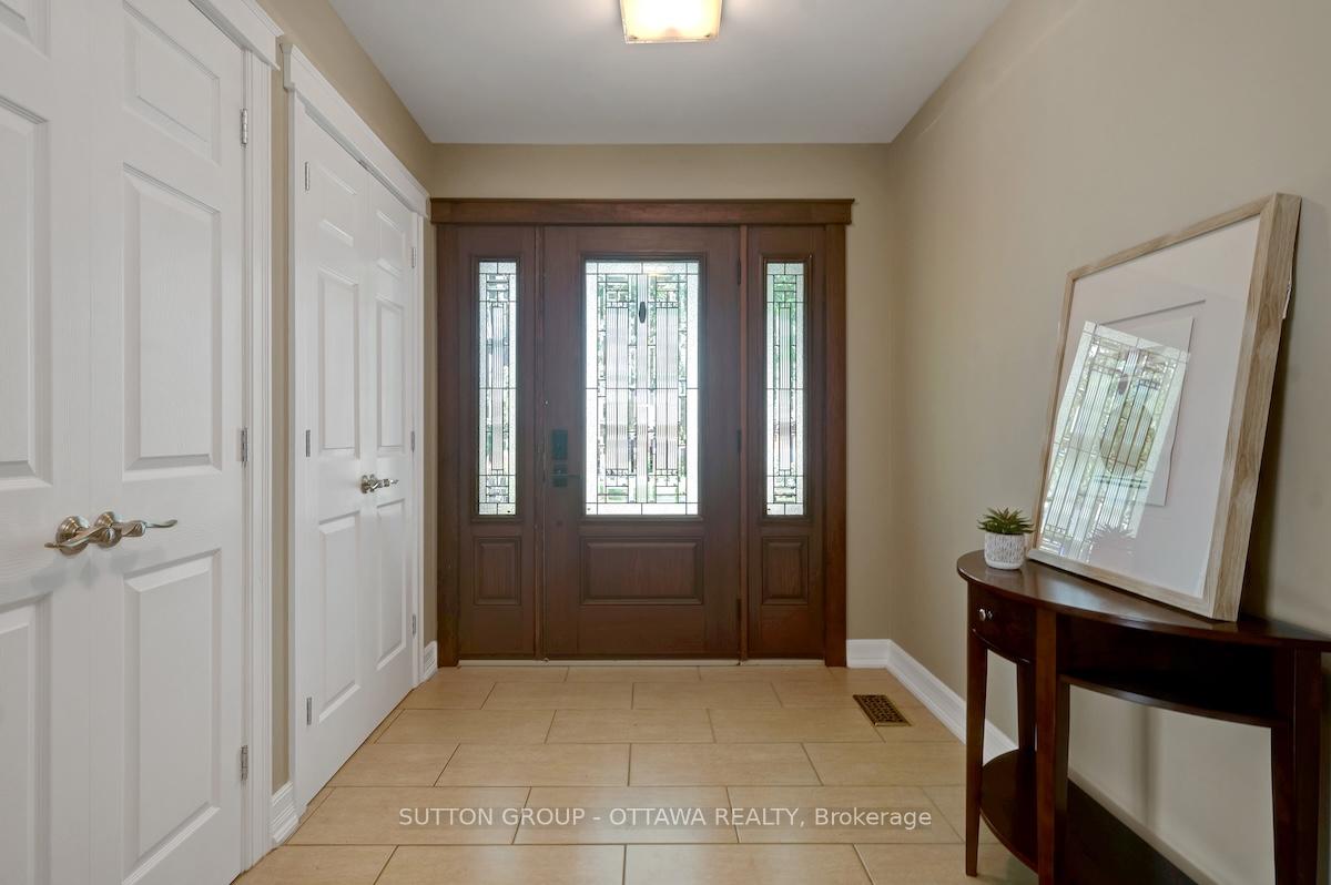 Photo 5 of 680 Weston Drive, Ottawa, Elmvale Acres — HOMEH