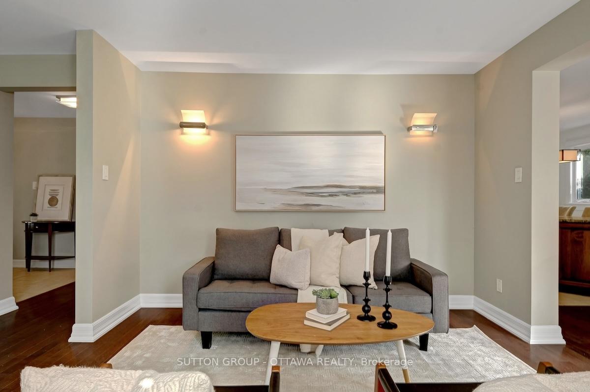 Photo 11 of 680 Weston Drive, Ottawa, Elmvale Acres — HOMEH