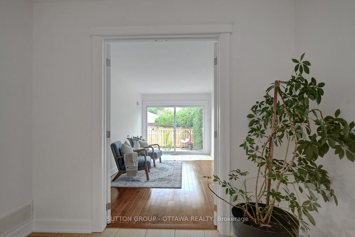 Photo 20 of 680 Weston Drive, Ottawa, Elmvale Acres — HOMEH