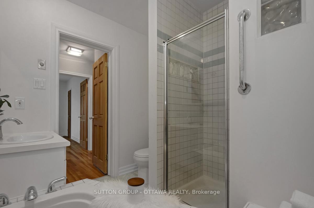 Photo 28 of 680 Weston Drive, Ottawa, Elmvale Acres — HOMEH