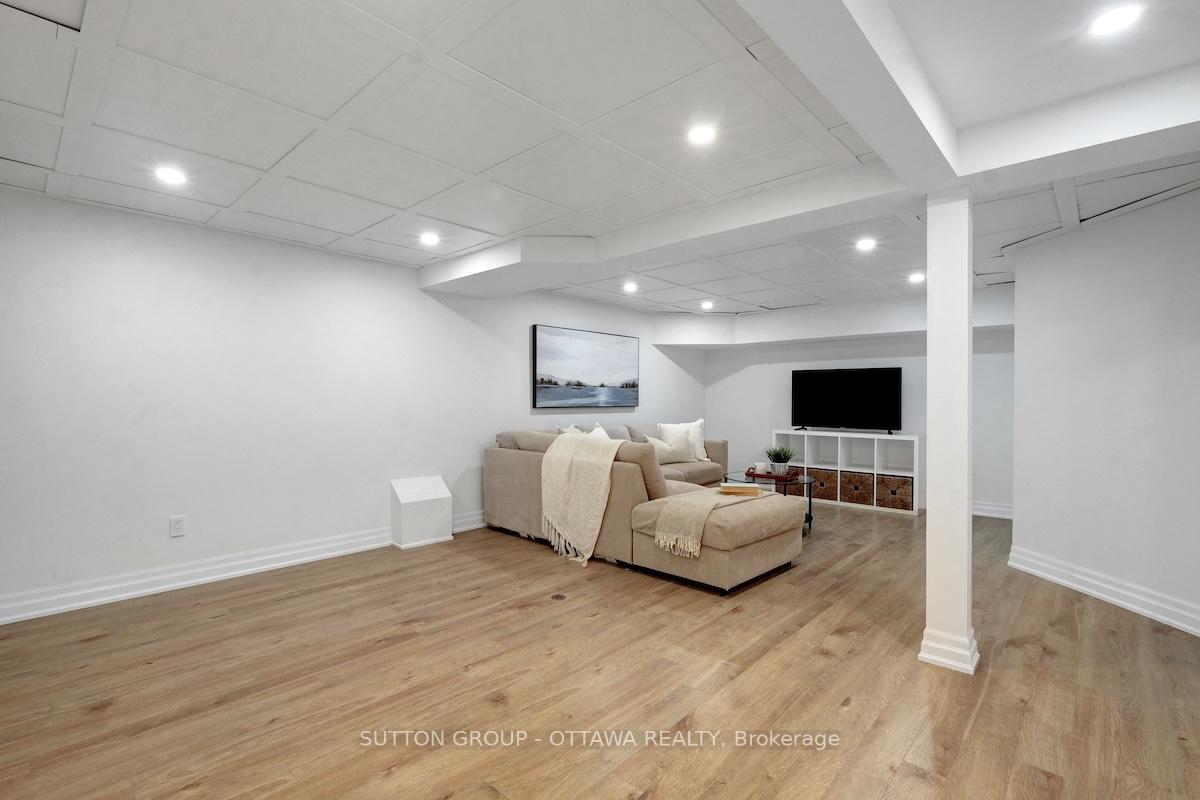 Photo 37 of 680 Weston Drive, Ottawa, Elmvale Acres — HOMEH