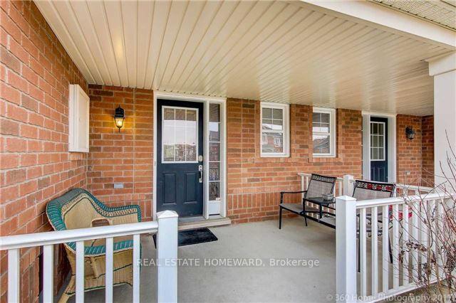Photo 2 of 22 Kidd Circle, Aurora, Bayview Northeast — HOMEH
