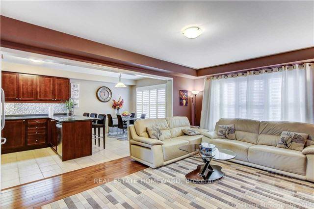 Photo 7 of 22 Kidd Circle, Aurora, Bayview Northeast — HOMEH