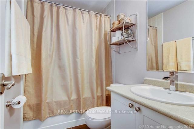 Photo 13 of 22 Kidd Circle, Aurora, Bayview Northeast — HOMEH
