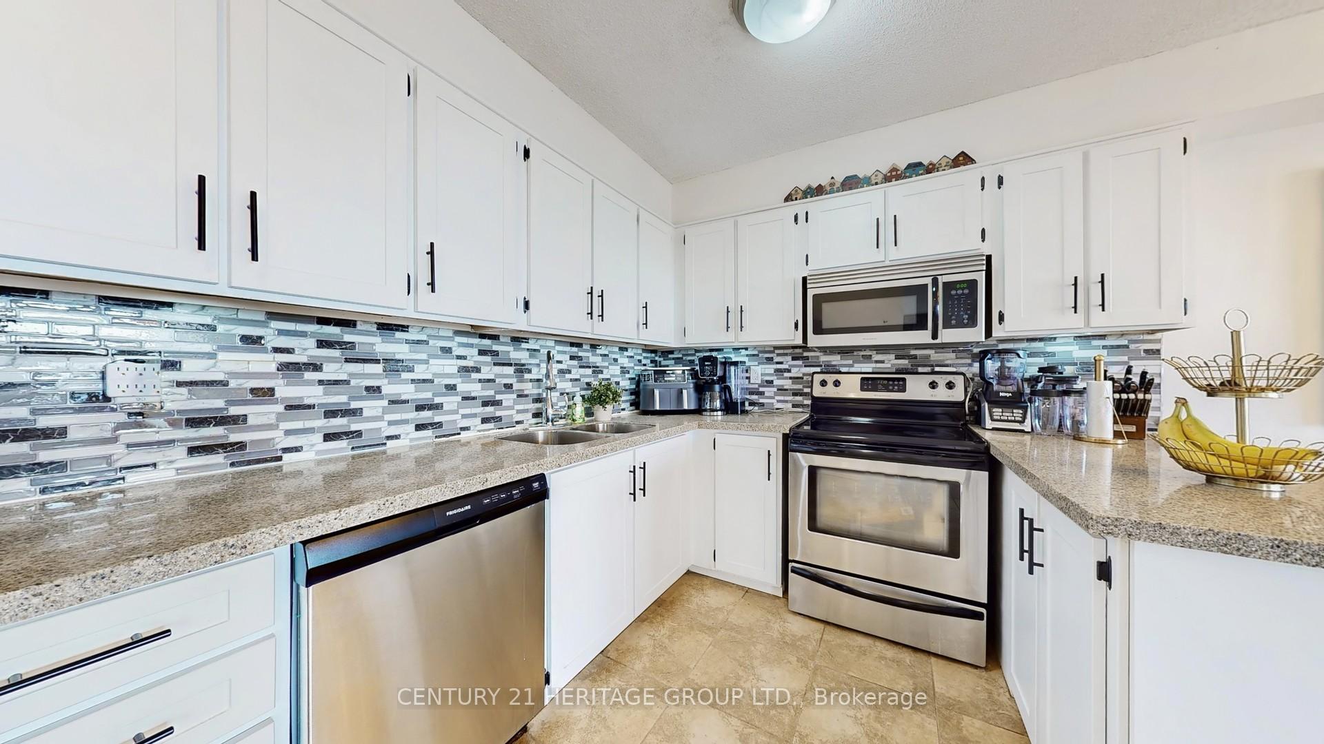Photo 16 of Unit 1212, 8111 Yonge Street, Markham, Royal Orchard — HOMEH