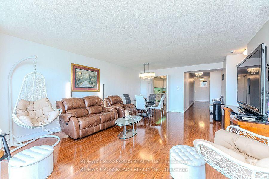 Photo 7 of Unit 2004, 205 Wynford Drive, Toronto, Flemingdon Park — HOMEH