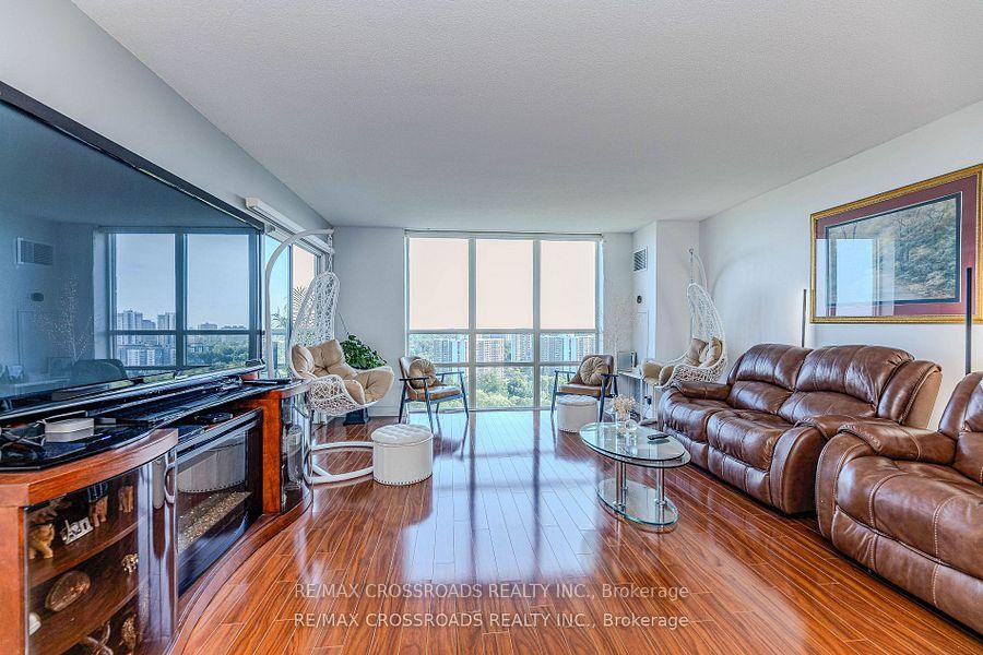 Photo 8 of Unit 2004, 205 Wynford Drive, Toronto, Flemingdon Park — HOMEH