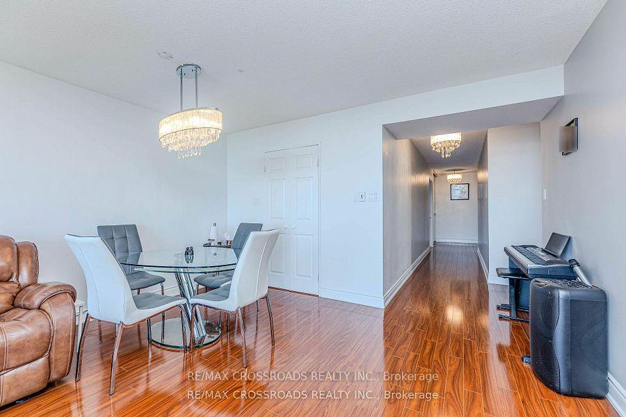 Photo 9 of Unit 2004, 205 Wynford Drive, Toronto, Flemingdon Park — HOMEH