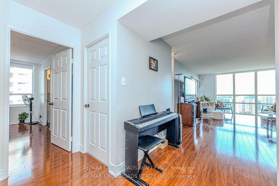 Photo 15 of Unit 2004, 205 Wynford Drive, Toronto, Flemingdon Park — HOMEH