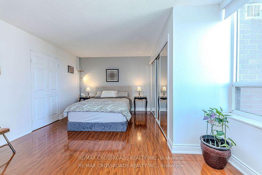 Photo 18 of Unit 2004, 205 Wynford Drive, Toronto, Flemingdon Park — HOMEH