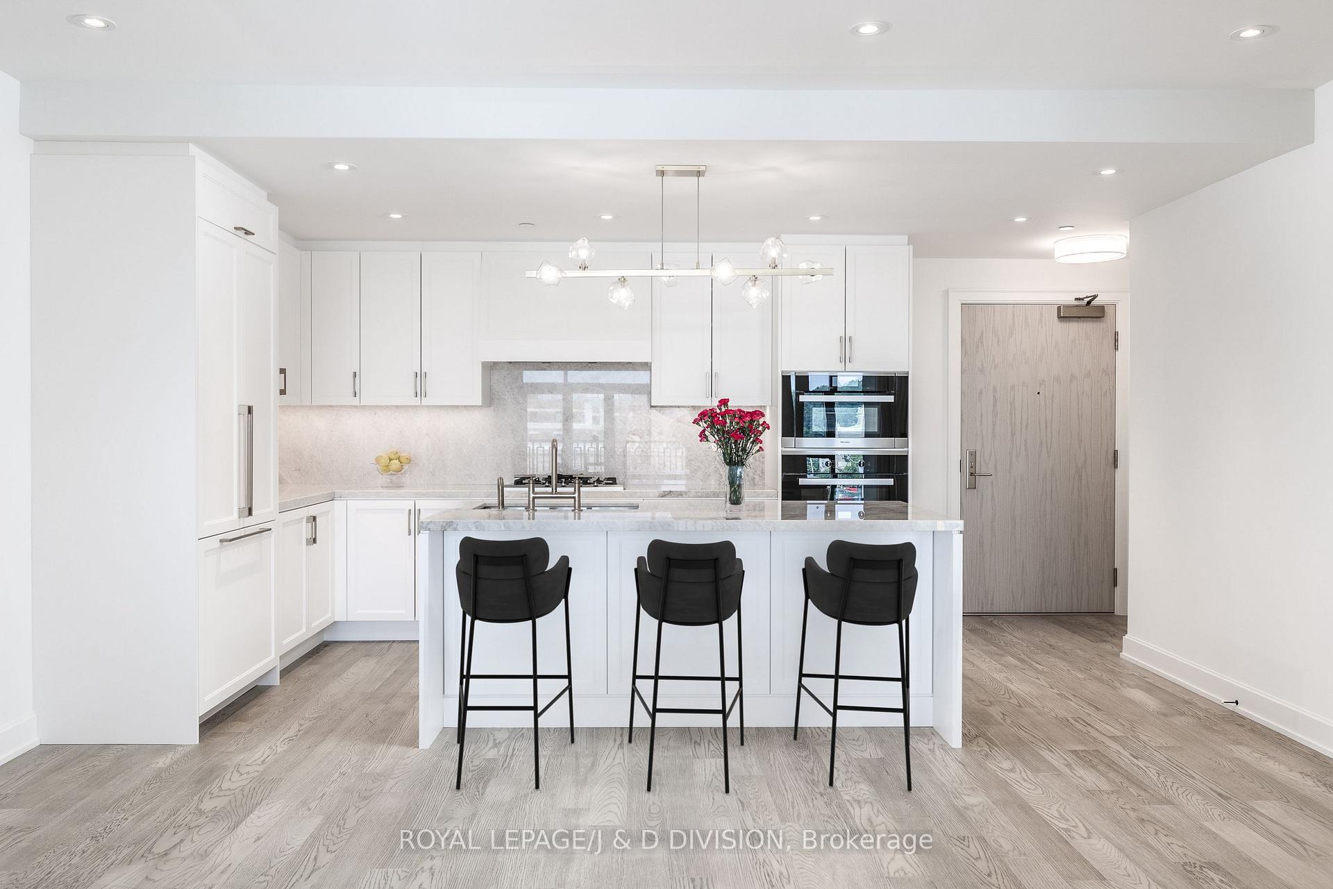 Photo 5 of Unit 505, 1 Strathgowan Avenue, Toronto, Lawrence Park South — HOMEH