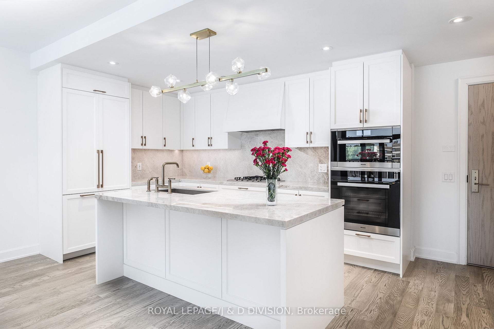 Photo 6 of Unit 505, 1 Strathgowan Avenue, Toronto, Lawrence Park South — HOMEH