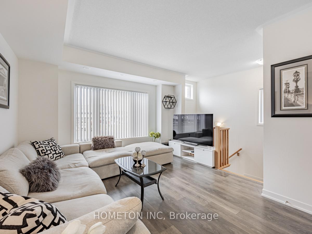 Photo 13 of Unit 612, 1525 Kingston Road, Pickering, Town Centre — HOMEH