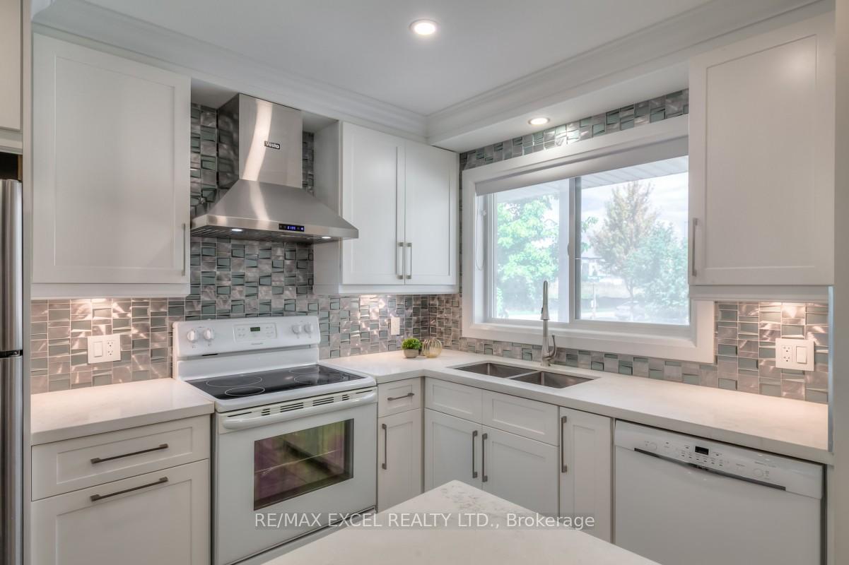 Photo 1 of 105 Faithful Way, Markham, Milliken Mills East — HOMEH