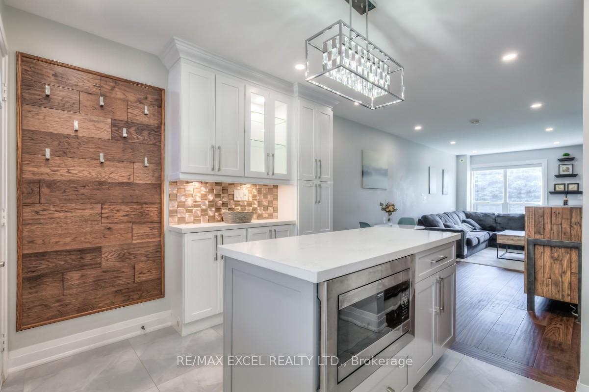 Photo 4 of 105 Faithful Way, Markham, Milliken Mills East — HOMEH
