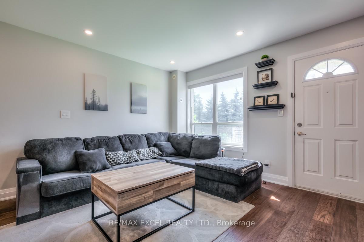 Photo 8 of 105 Faithful Way, Markham, Milliken Mills East — HOMEH