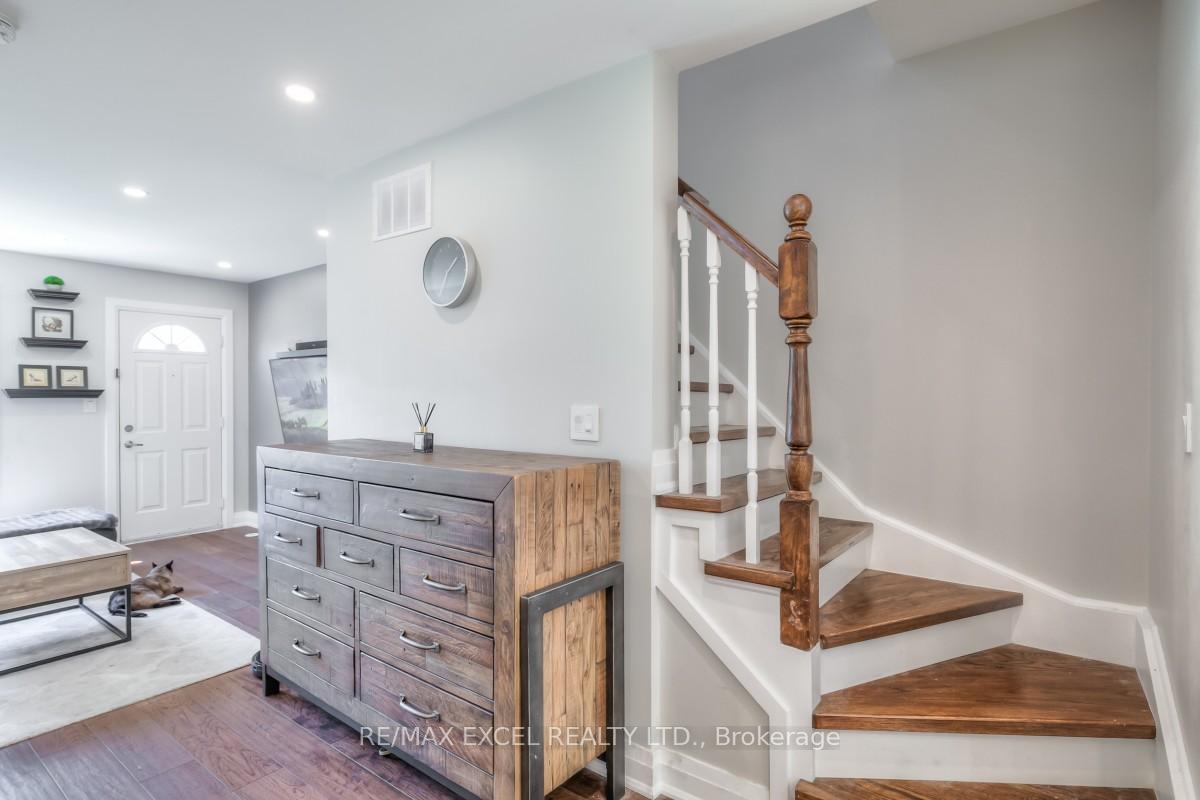 Photo 11 of 105 Faithful Way, Markham, Milliken Mills East — HOMEH