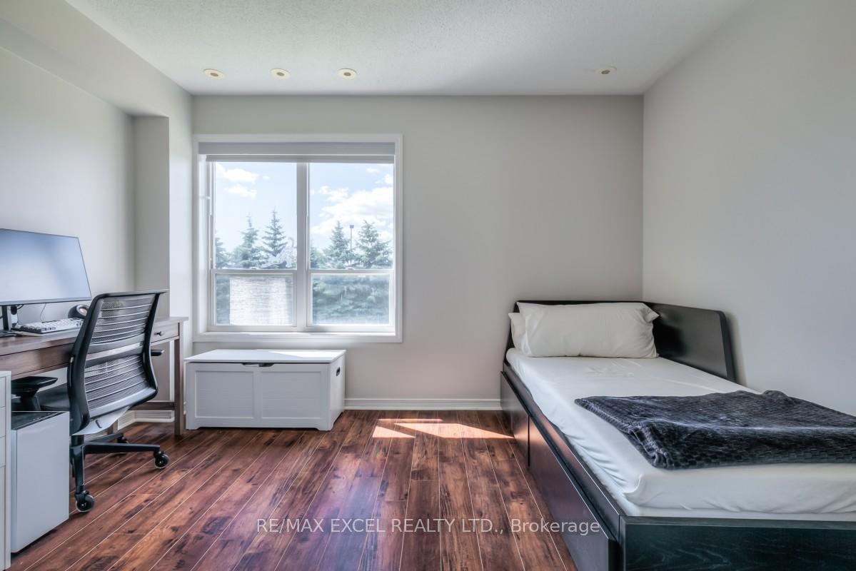 Photo 12 of 105 Faithful Way, Markham, Milliken Mills East — HOMEH