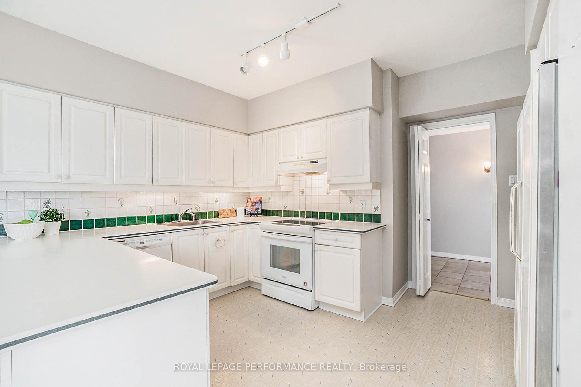 Photo 14 of Unit 101, 31 Durham, Ottawa, Lindenlea — HOMEH